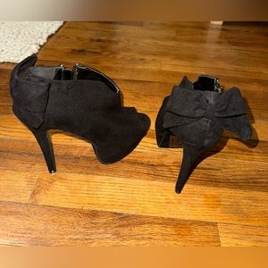 Madison Heels Black Suede with Bow